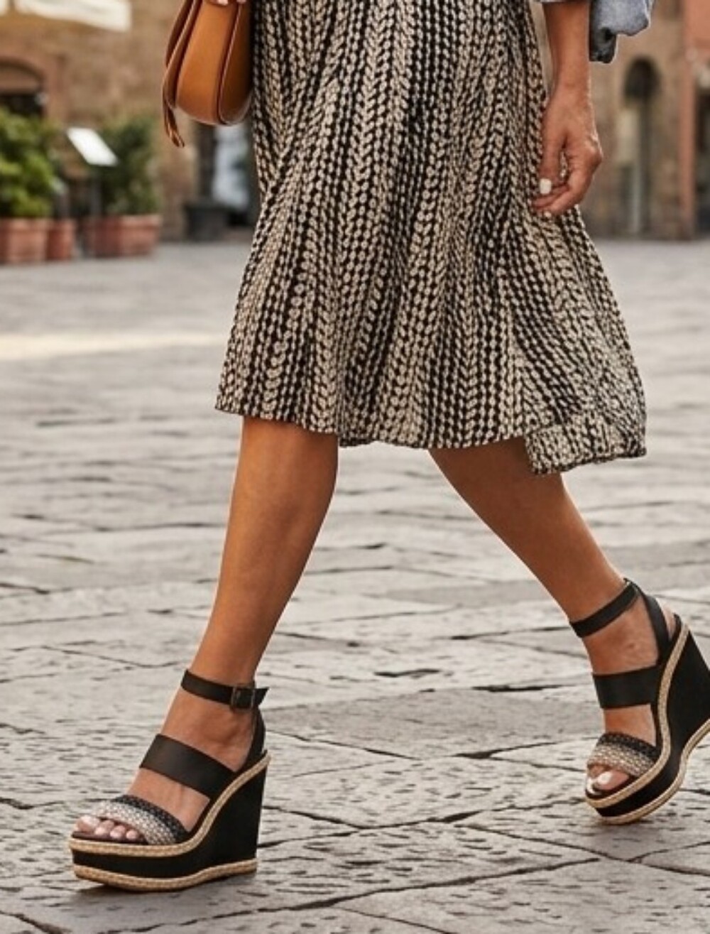Black and tan wedges